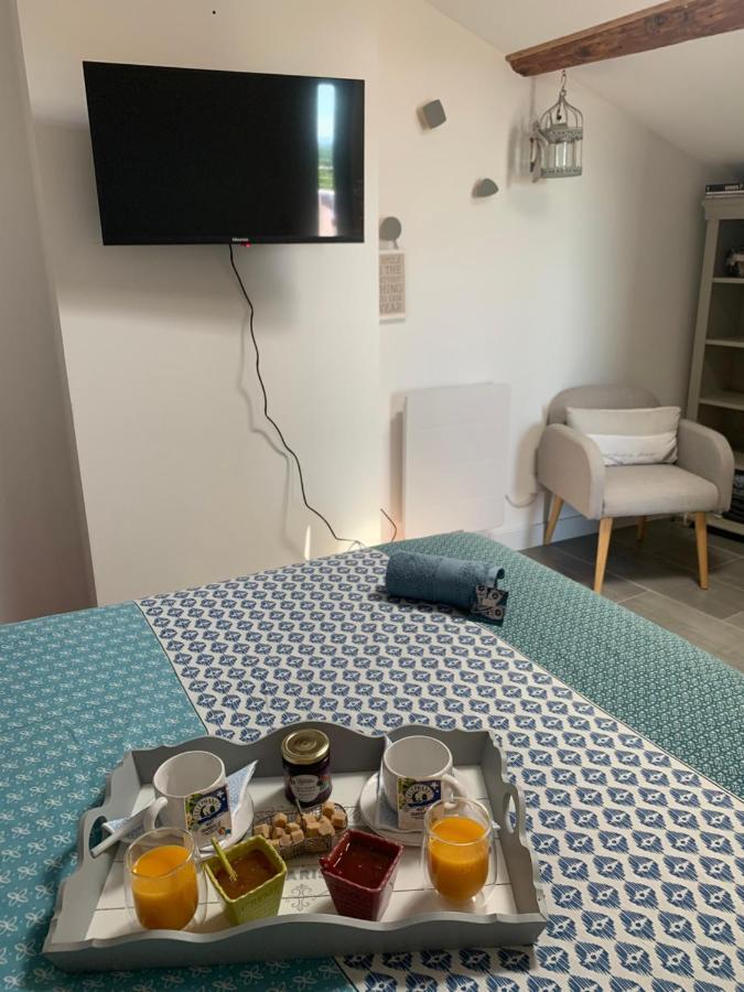 Un Soir Sous Les Etoiles Bed & Breakfast Châteauneuf-de-Gadagne Екстериор снимка