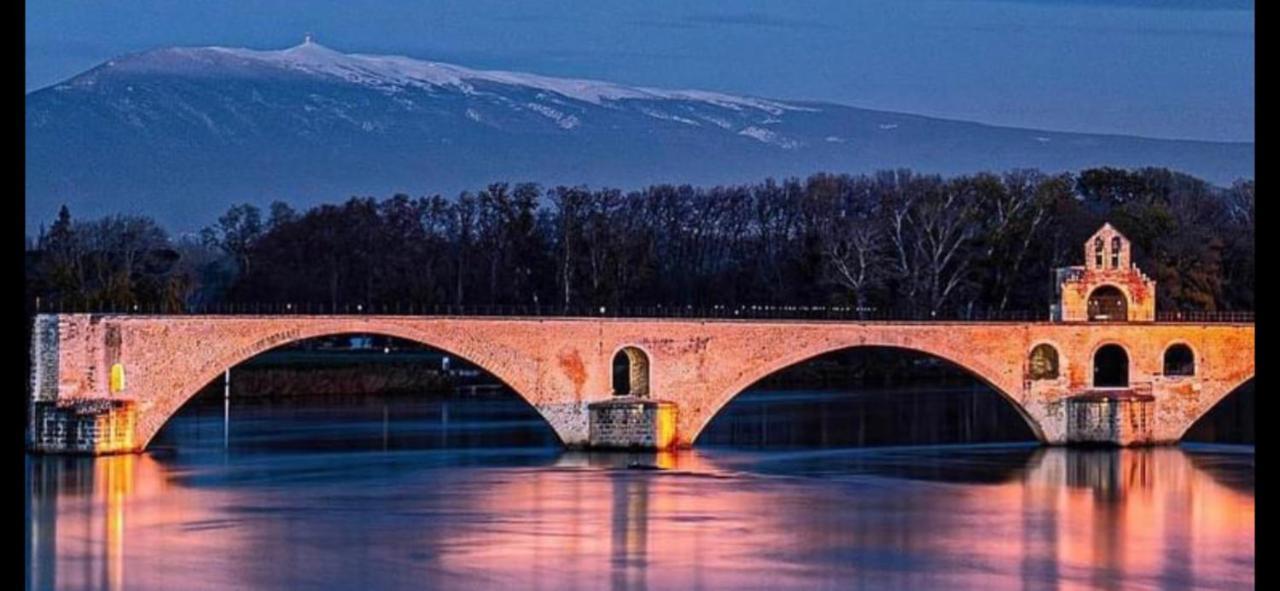 Un Soir Sous Les Etoiles Bed & Breakfast Châteauneuf-de-Gadagne Екстериор снимка
